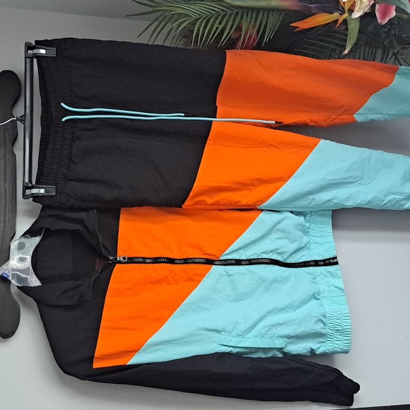 Jogger Color Block Nylon Set  Sz Medium Blue, Black & Orange PTP:22" - Picture 4 of 11